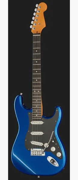 Fender Am Ultra II Strat EB NBL, detail 2
